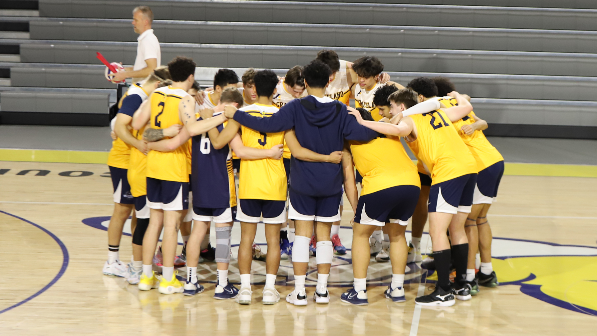 Men’s Volleyball Clipped by No. 2 Park