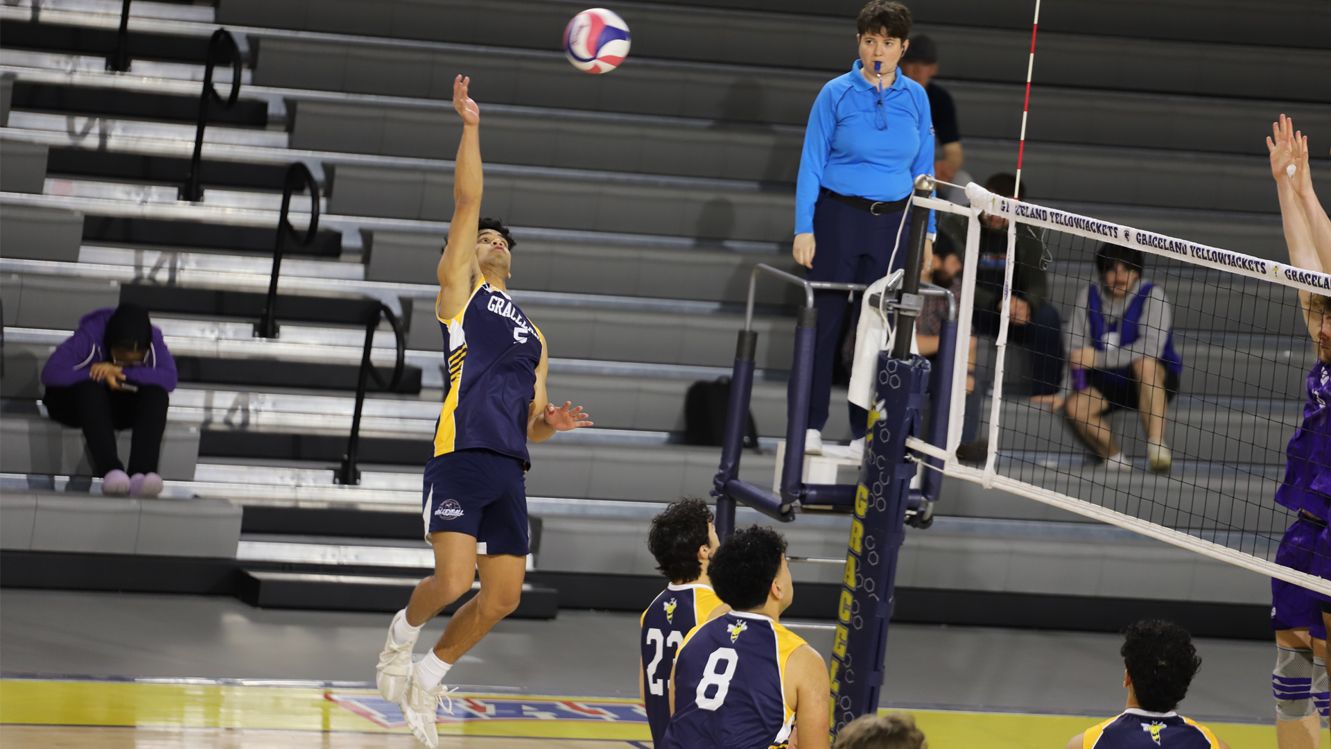 Men’s Volleyball Taken down by UHSP