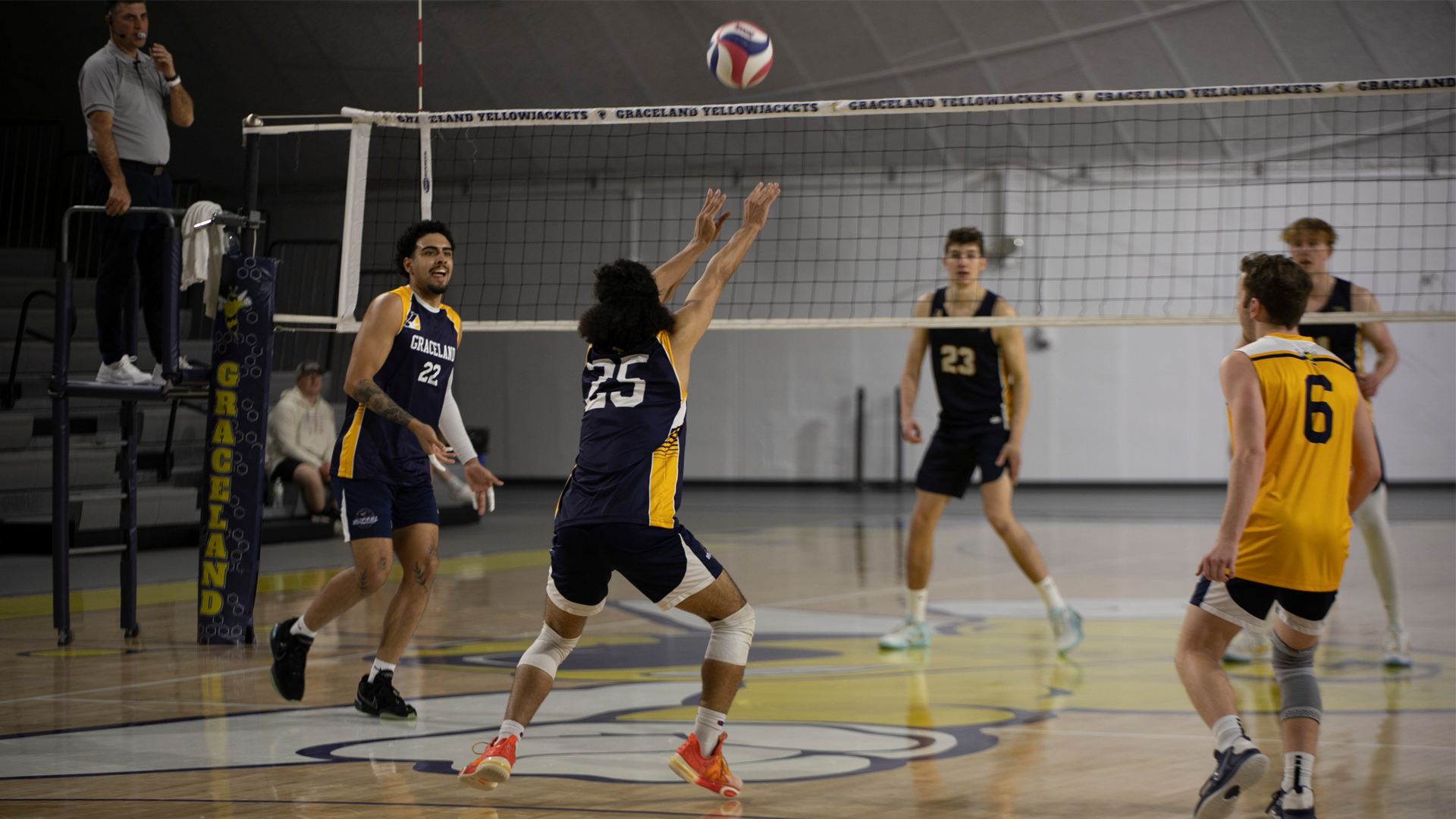 Men’s Volleyball Takes Three Straight Sets for the Victory over Clarke