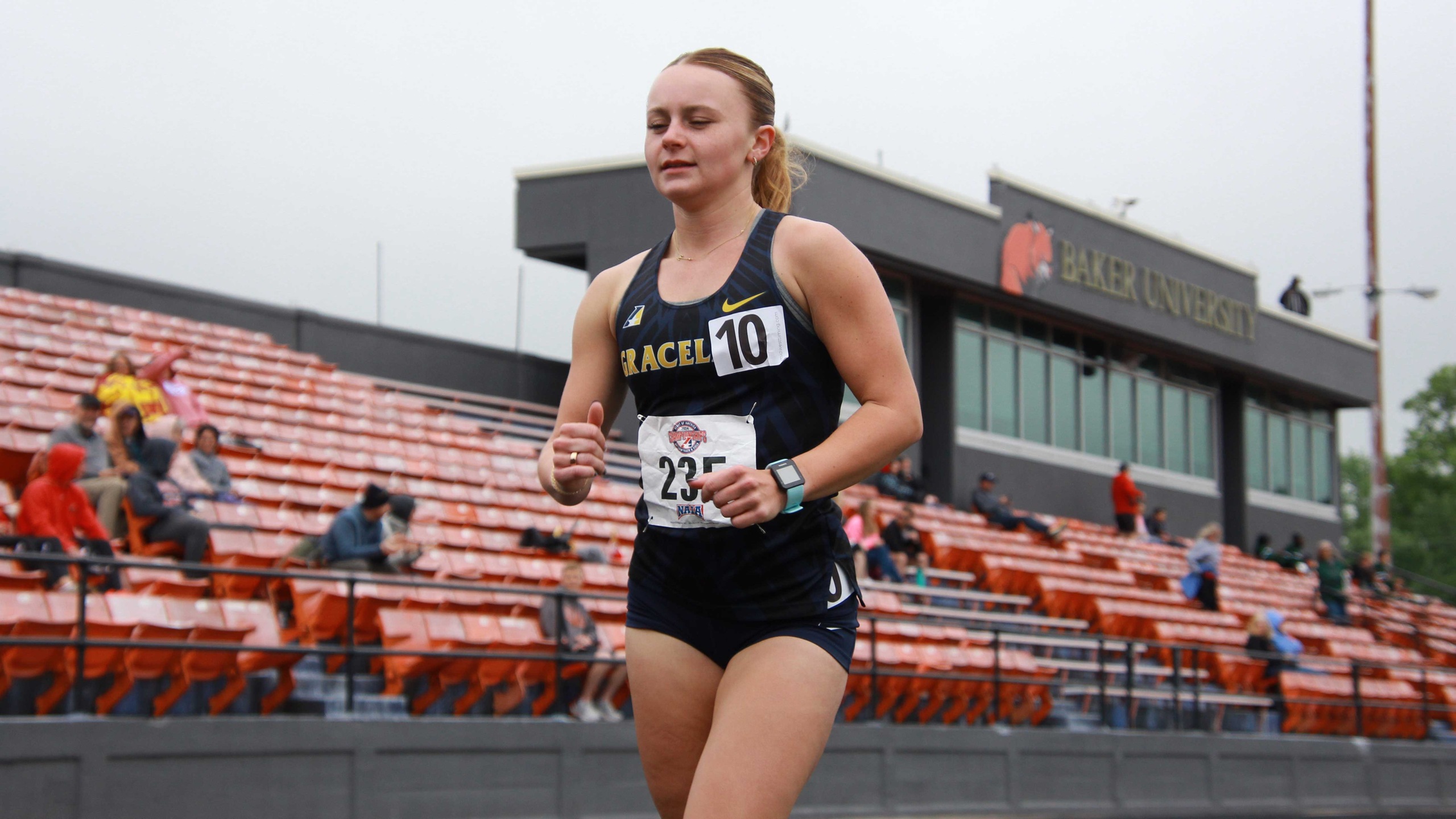 Graceland Women Gain Momentum at Mule Relays